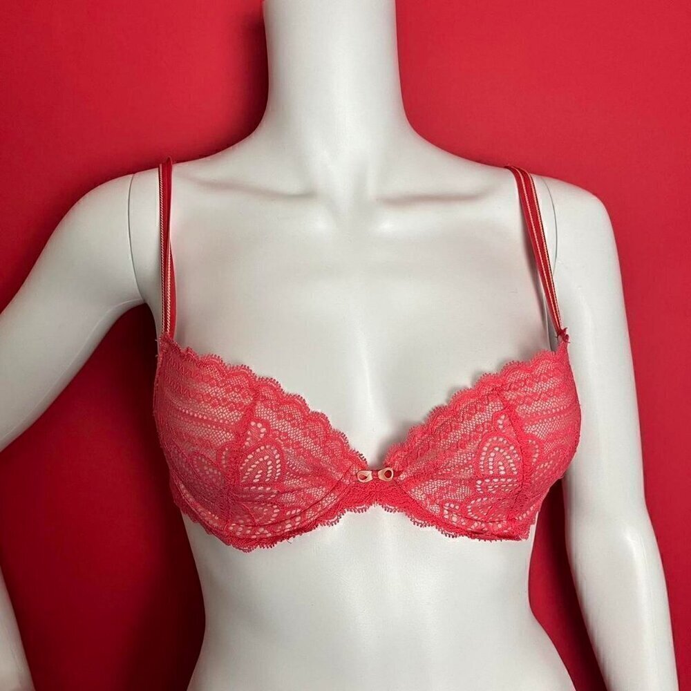 Coral pink lace covered vintage bra with bow  🩷🧡​​​​​​​​​​​​​​​​